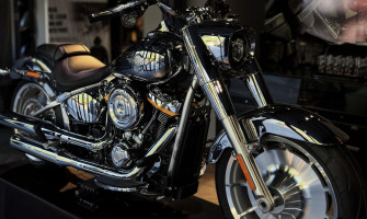 Презентация Harley-Davidson Fat Boy Gray Ghost 2025 в Украине Презентация Harley-Davidson Fat Boy Gray Ghost 2025 в Украине