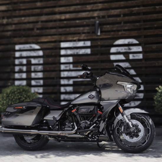 Harley-Davidson CVO Road Glide 2025 фото