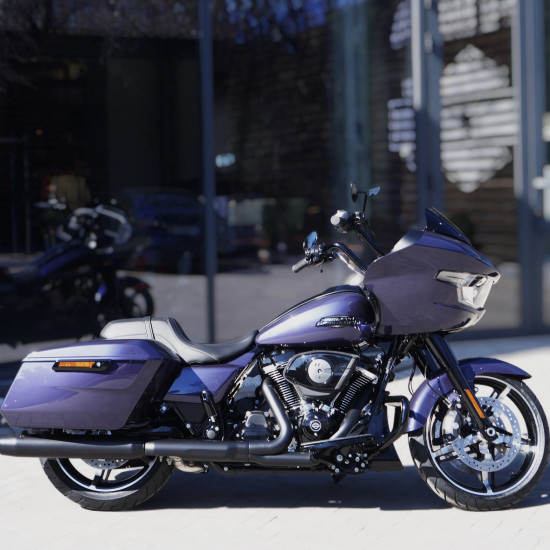 Harley-Davidson Road Glide 2026 — туринговый баггер с обтекателем Sharknose