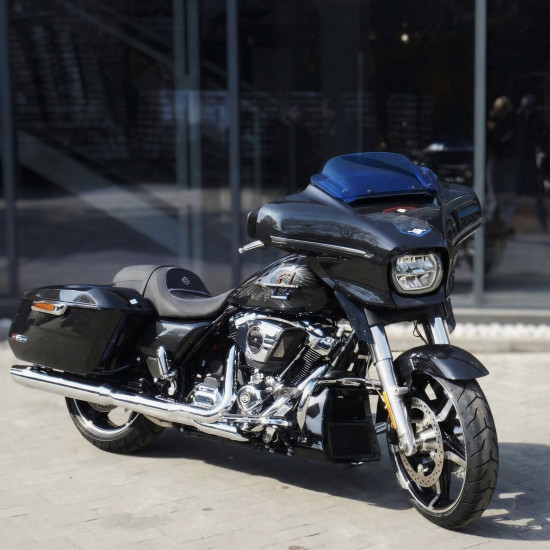 Harley-Davidson Street Glide Liberty Edition 2026 Midnight Ember Chrome Two-Up
