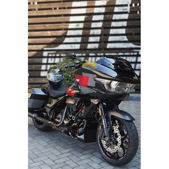 Harley-Davidson CVO Road Glide ST 2025 “Hot Lap” — карбонові деталі та титановий вихлоп Screamin’ Eagle