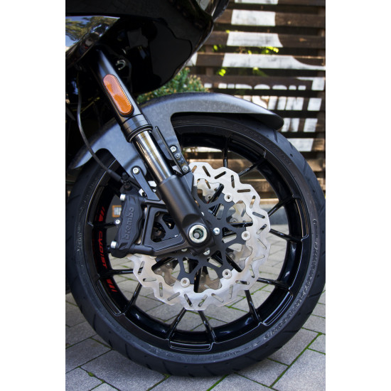 Harley-Davidson CVO Road Glide ST 2025 “Hot Lap” — карбонові деталі та титановий вихлоп Screamin’ Eagle