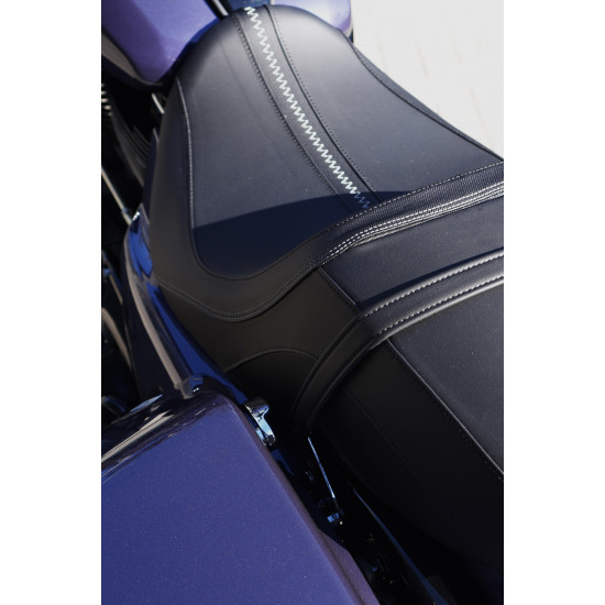 Harley-Davidson Road Glide 2026 — туринговый баггер с обтекателем Sharknose