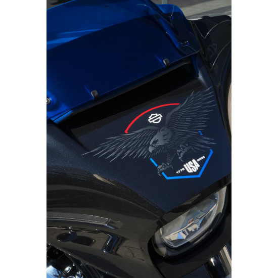 Harley-Davidson Street Glide Liberty Edition 2026 Midnight Ember Chrome Two-Up