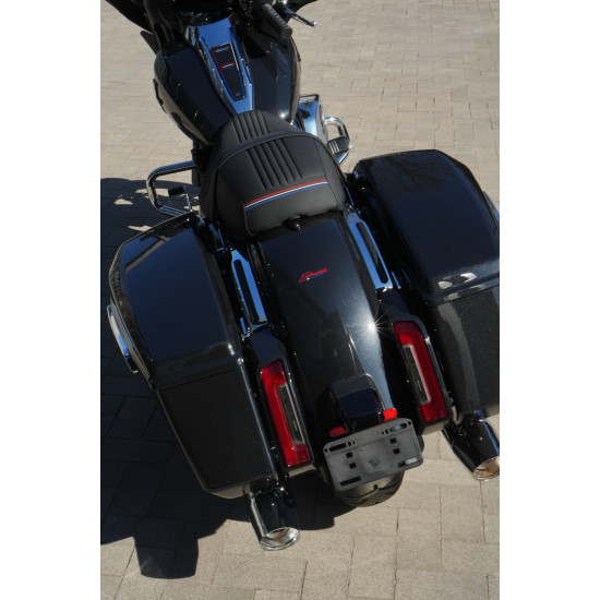 Harley-Davidson Street Glide Liberty Edition 2026 Midnight Ember Chrome Two-Up