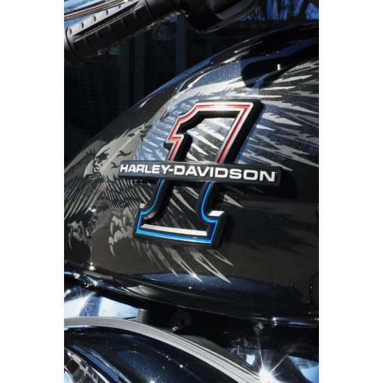 Harley-Davidson Street Glide Liberty Edition 2026 Midnight Ember Chrome Two-Up