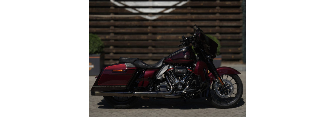 Harley-Davidson CVO Street Glide 2019 — легенда у кольорі Twisted Cherry