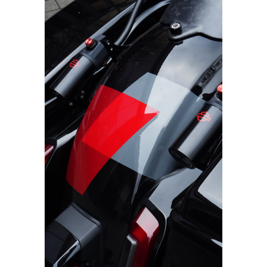 Harley-Davidson CVO Road Glide ST 2025 “Hot Lap” — карбонові деталі та титановий вихлоп Screamin’ Eagle