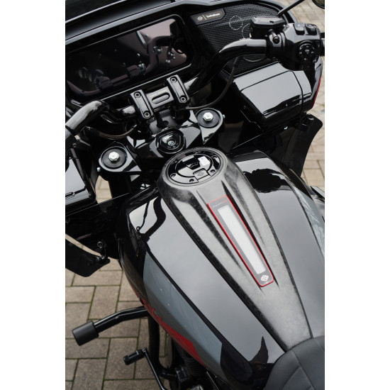 Harley-Davidson CVO Road Glide ST 2025 “Hot Lap” — карбонові деталі та титановий вихлоп Screamin’ Eagle