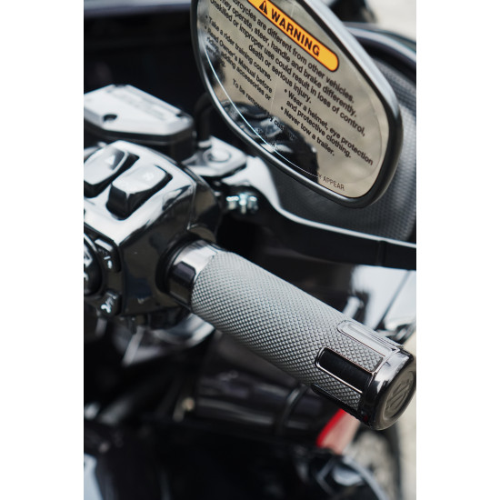 Harley-Davidson CVO Road Glide ST 2025 “Hot Lap” — карбонові деталі та титановий вихлоп Screamin’ Eagle