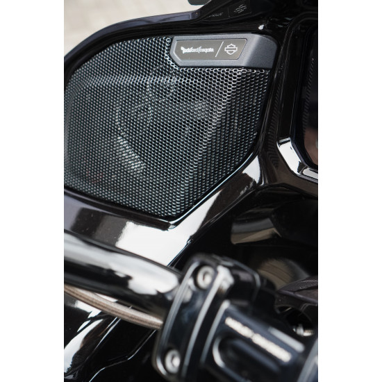 Harley-Davidson CVO Road Glide ST 2025 “Hot Lap” — карбонові деталі та титановий вихлоп Screamin’ Eagle